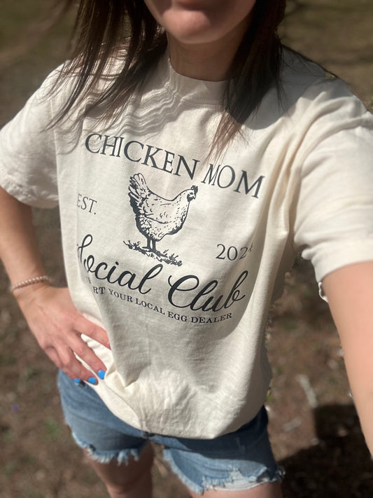 CHICKEN MOM SOCIAL CLUB TEE