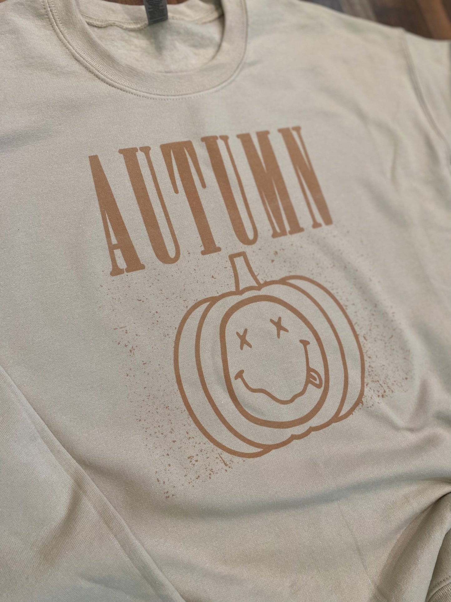 AUTUMN CREWNECK