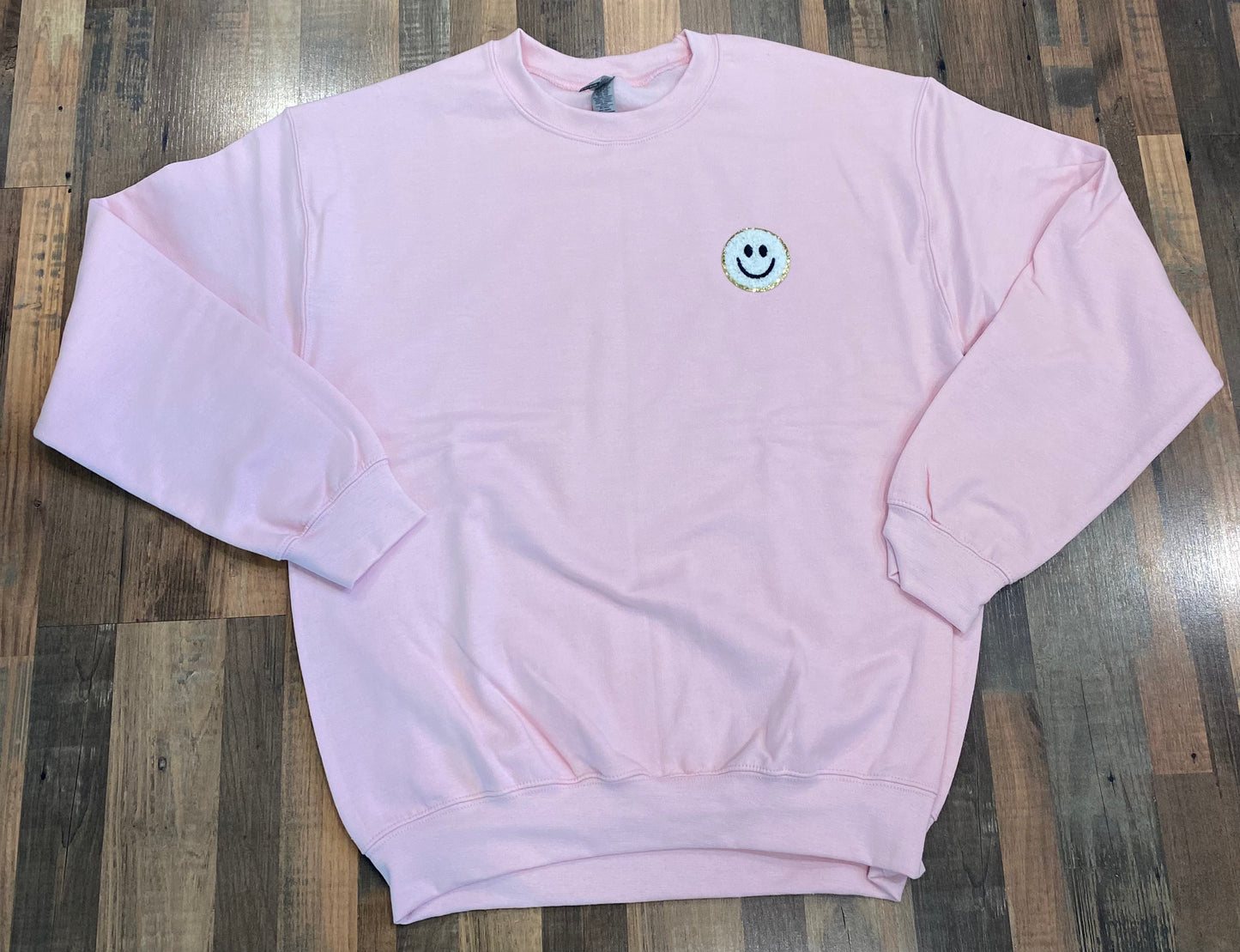 CHENILLE PATCH SMILEY CREWNECK