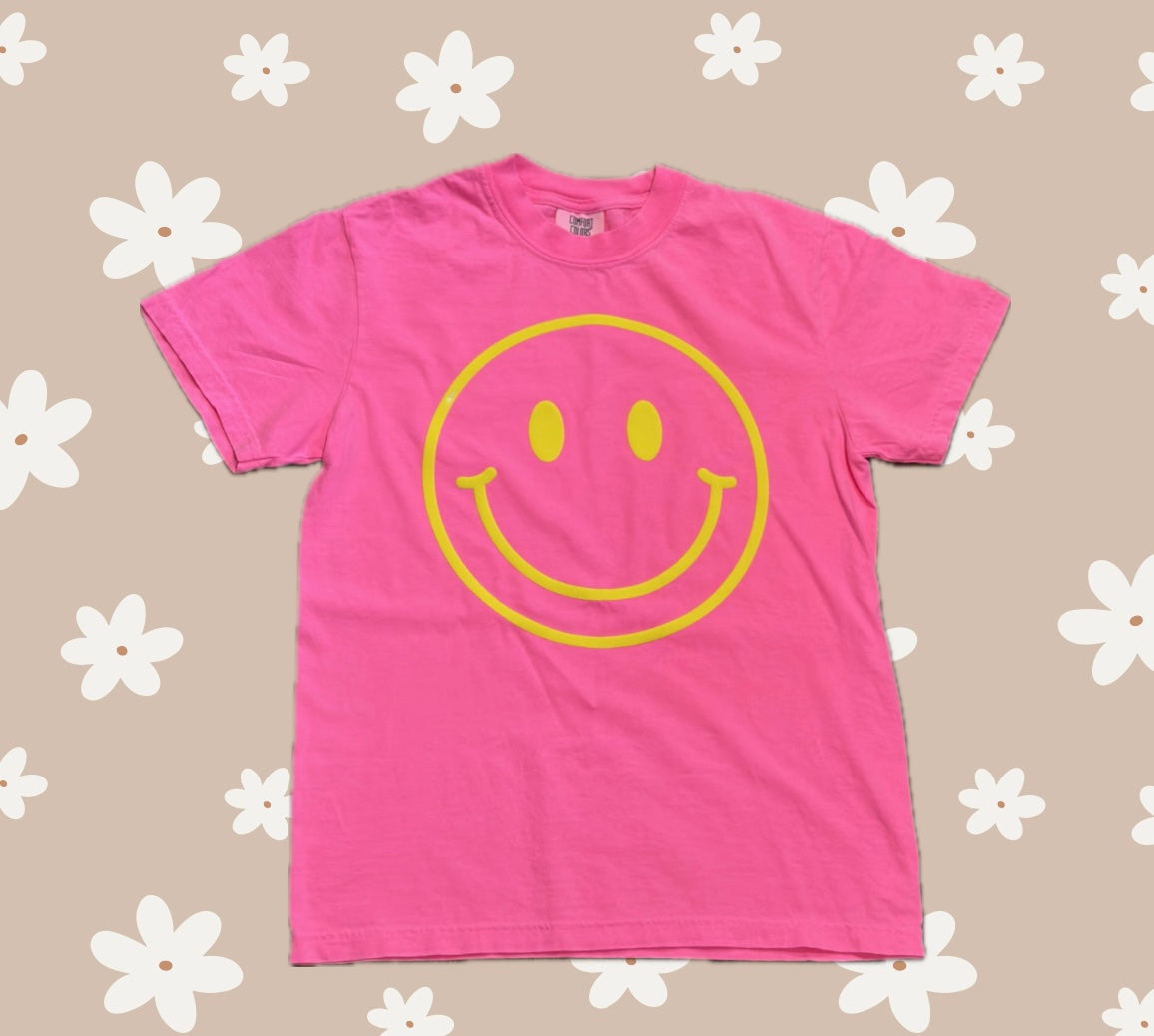 NEON PUFF PRINT SMILEY TEE