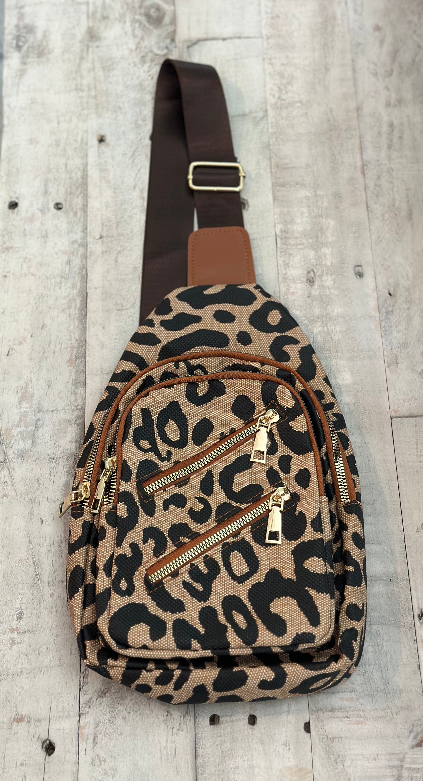 LEOPARD SLING BAG