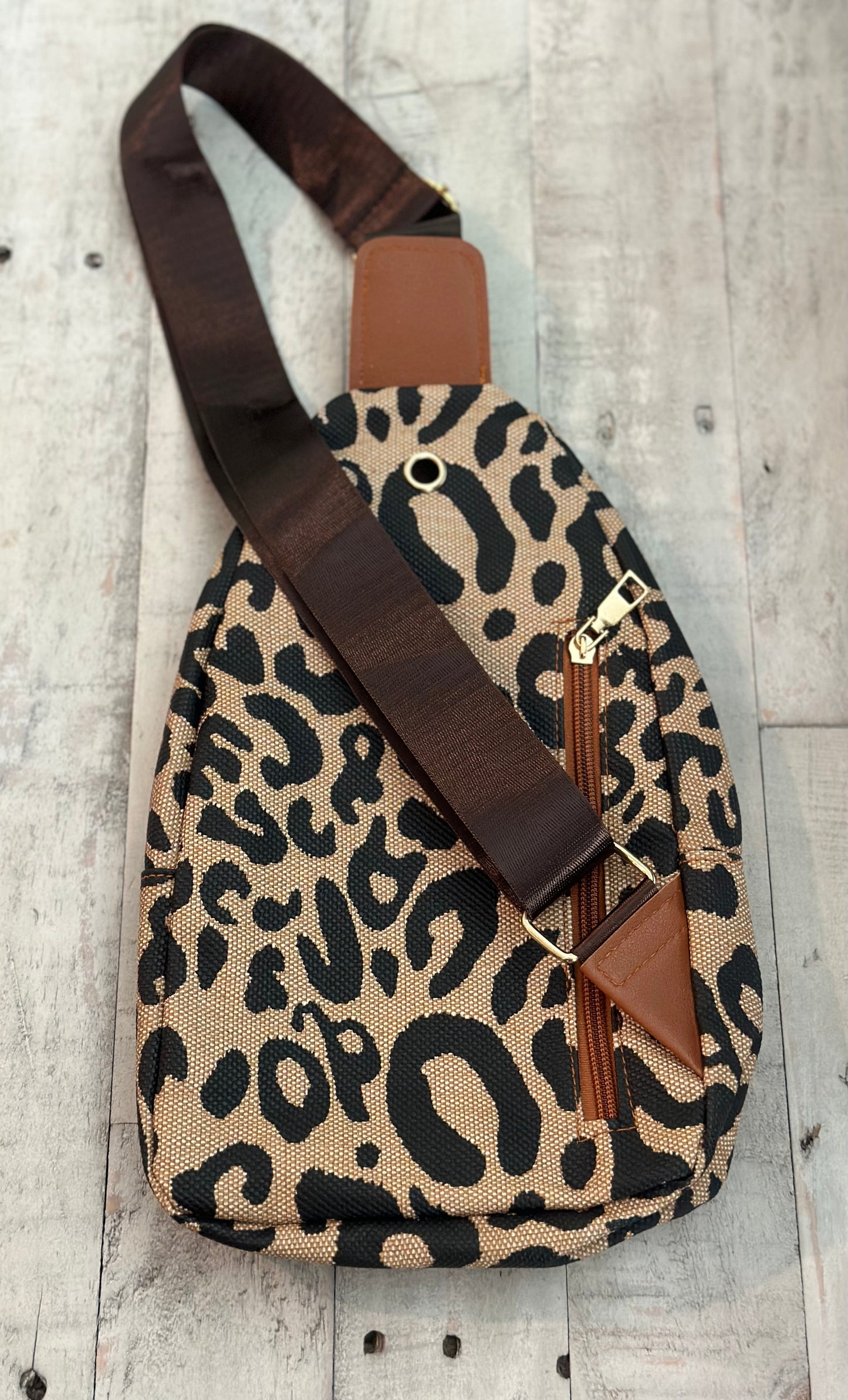 LEOPARD SLING BAG